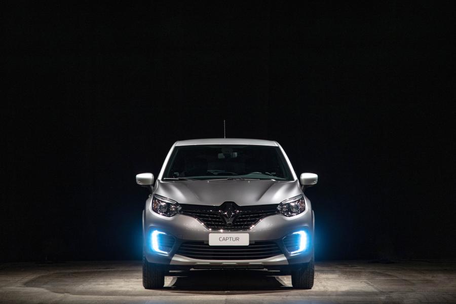  Renault Captur Bose 2018 года  (LA) (фото 3 из 38)